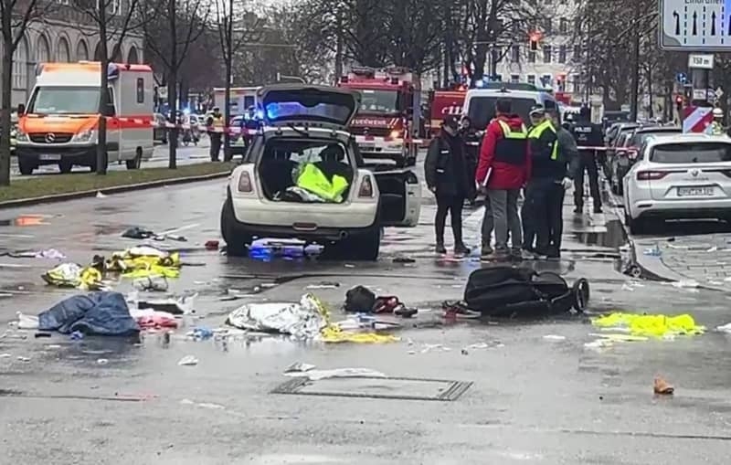 Several injured in Munich as a car drives into a group of people
