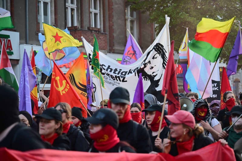 Some 20,000 join Workers' Day demos in Berlin and Hamburg