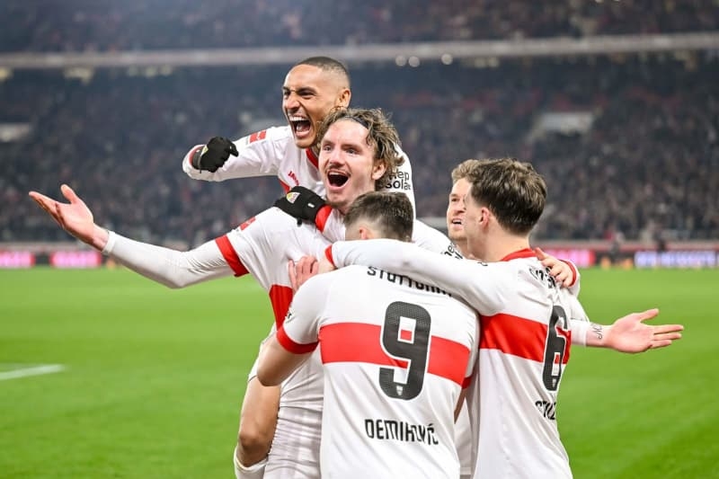 'Full throttle' after 'magic moment': Leverkusen back in title race