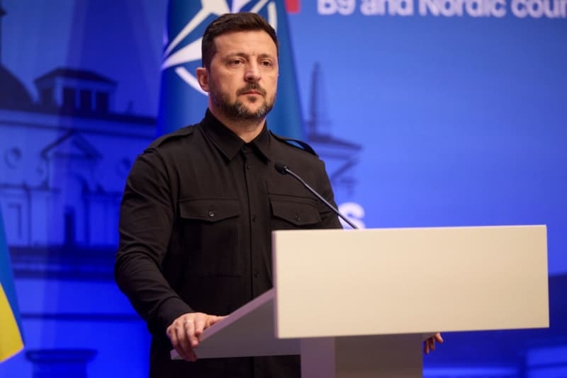Zelensky reshuffles military leadership following Russian strike