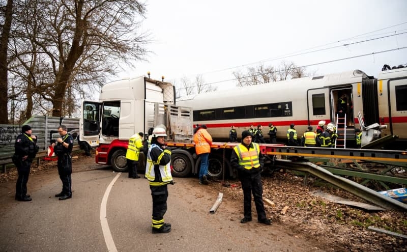 One killed, 25 injured after train collides with lorry near Hamburg