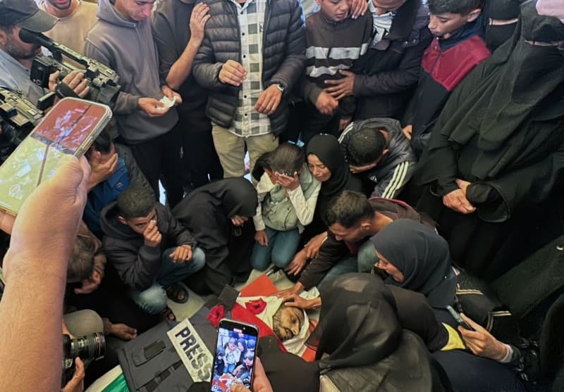 Israeli jets pound Gaza's European Hospital, killing six