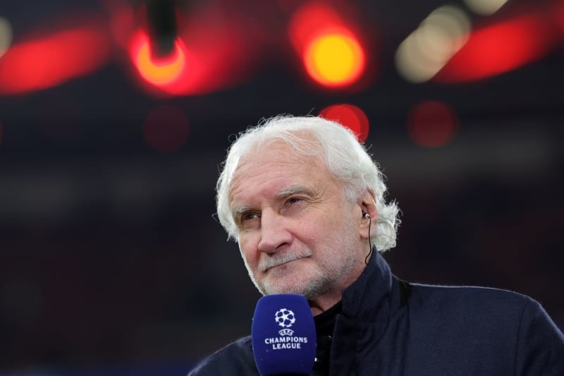 Völler annoyed by late Sunday league game before Germany meet up