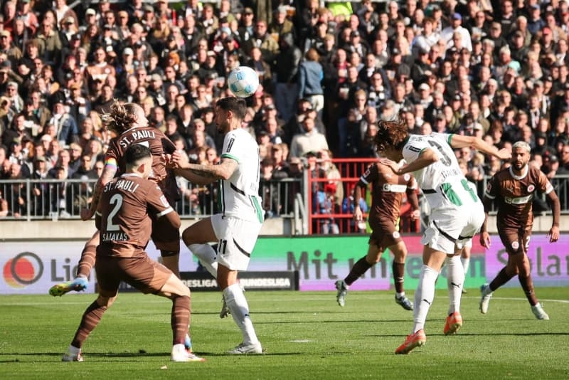 Gladbach lose precious points in late 1-1 draw at St Pauli