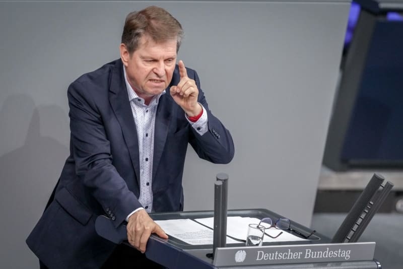 German lawmaker in hot water over talks with Russian representatives