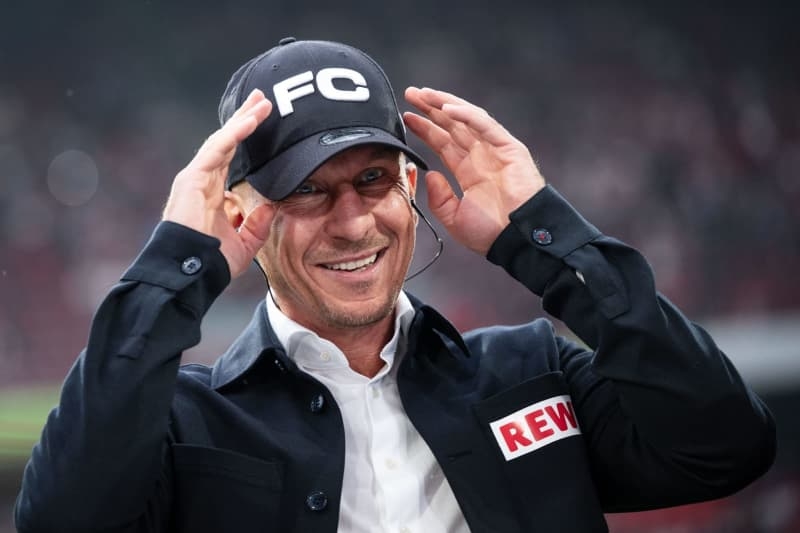 Cologne sack coach, sporting director despite being in promotion spot