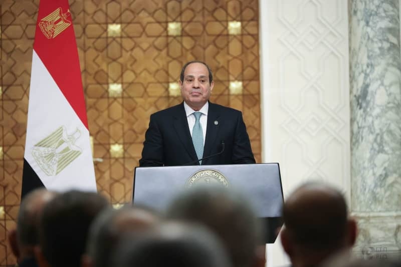 Egyptians protest on Gaza border against call for resettling Palestinians