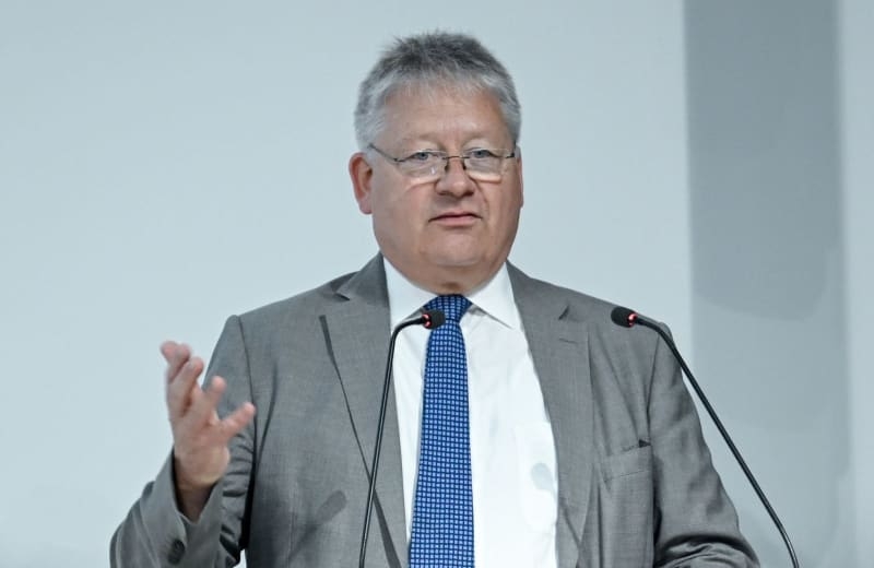 German intelligence chief says Russia wants to test West