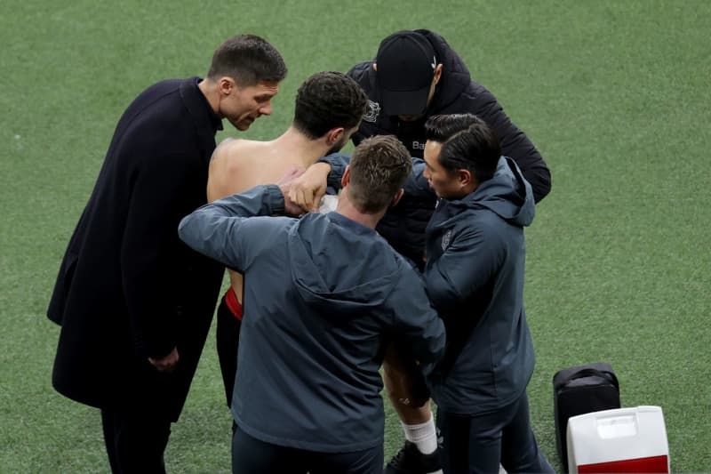 Leverkusen's Hermoso out for season after surgery