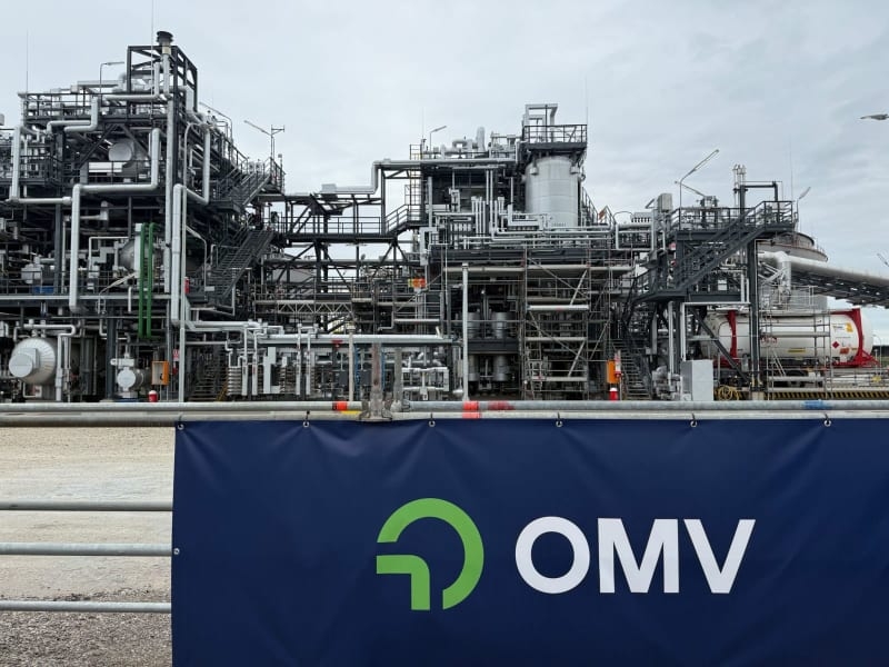 Austria's OMV to build green hydrogen electrolysis plant