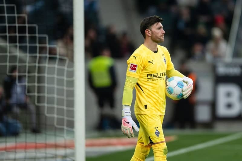 Gladbach keeper Sippel laments secretly recorded video of Neuhaus