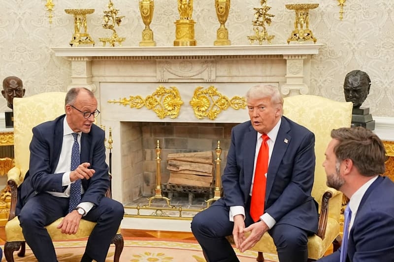 Trump compliments Merz on the chancellor's English language skills