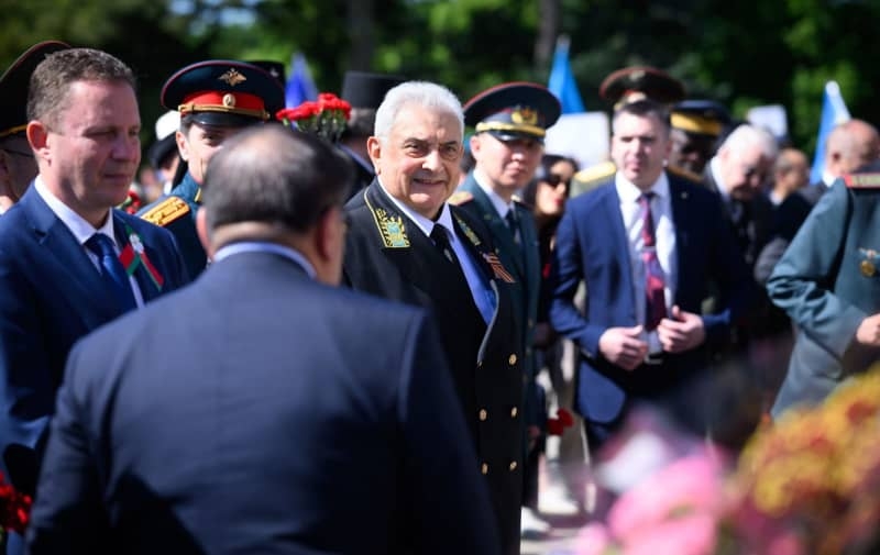 Small rallies as Russians mark 80th anniversary of WWII end in Berlin