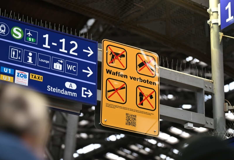 German police union calls for weapons ban on all public transport
