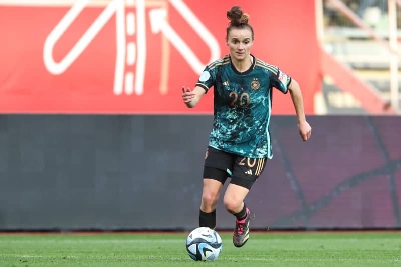 Midfielder Magull ends German women's national team career