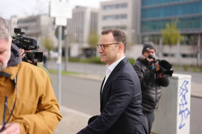 Senior German conservative casts doubt on €15 minimum wage by 2026
