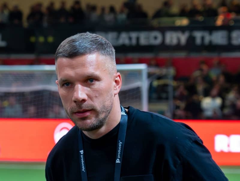 Podolski: Müller deserved to make his own decision