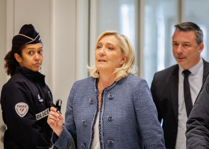 Orbán expresses solidarity with France's Le Pen: 'Je suis Marine!'