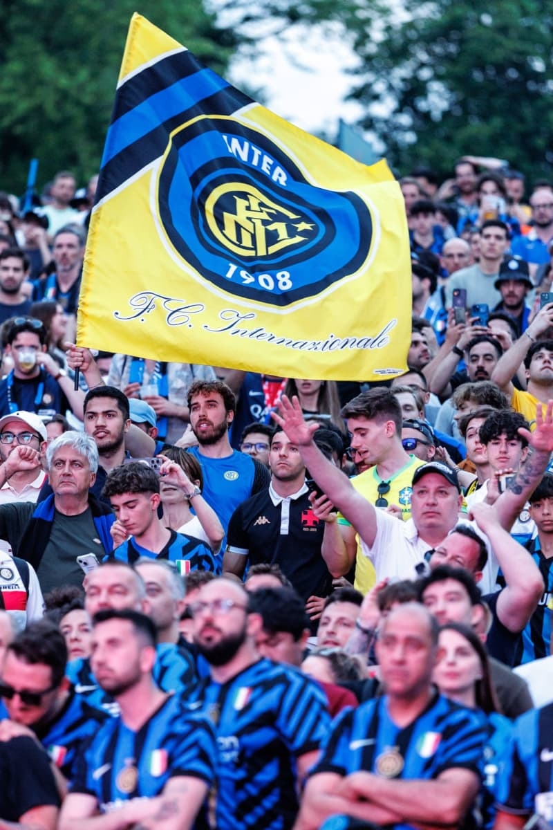 Inter and Milan ban from stadium fans involved in mafia investigation