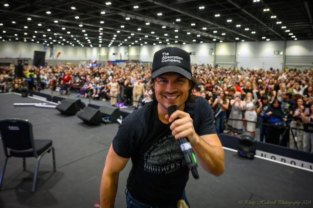 Scam warning over comic con tickets to meet Vampire Diaries star
