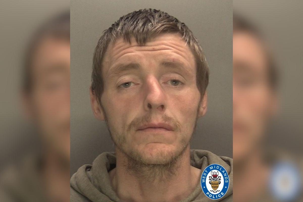 Robber who threatened to stab shop workers during crime spree jailed
