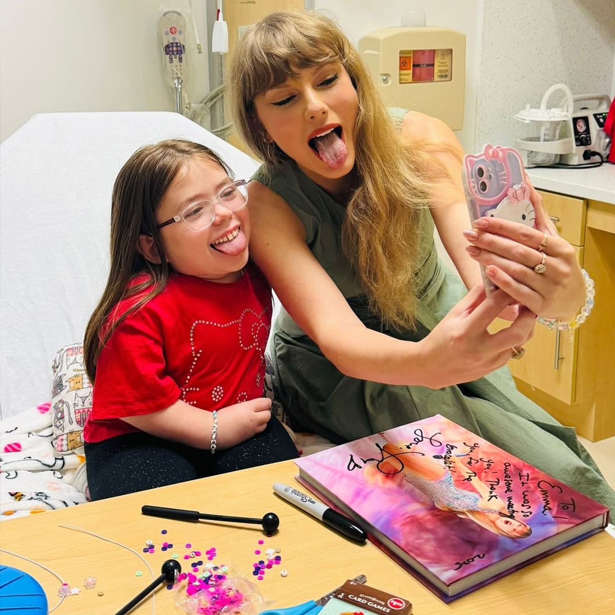 Taylor Swift Surprises Patients at Florida Children's Hospital