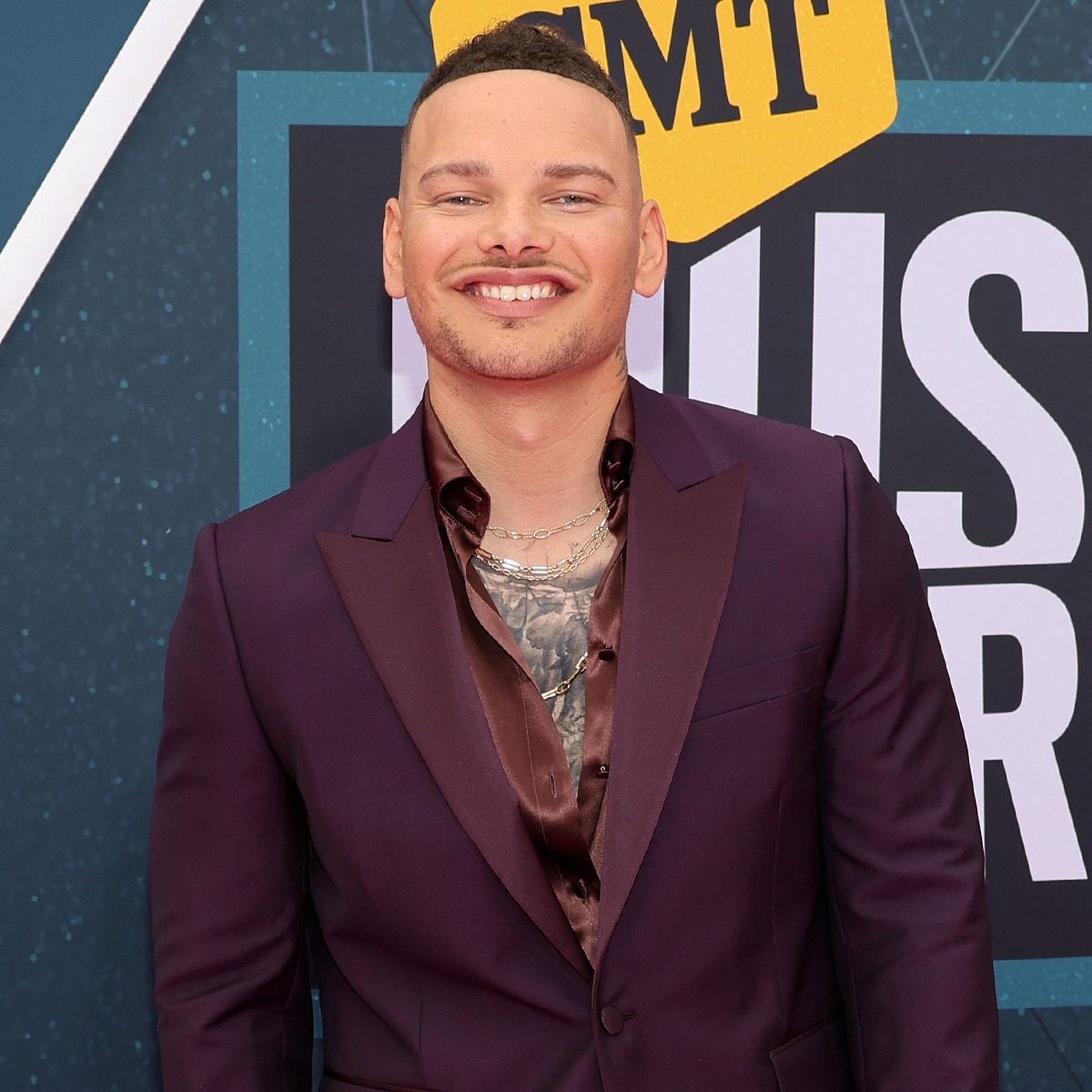 Kane Brown Flaunts Abs in Before-and-After Body Transformation Pics