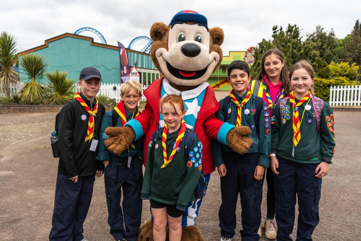1,800 Scouts take over theme park to enjoy day of fun