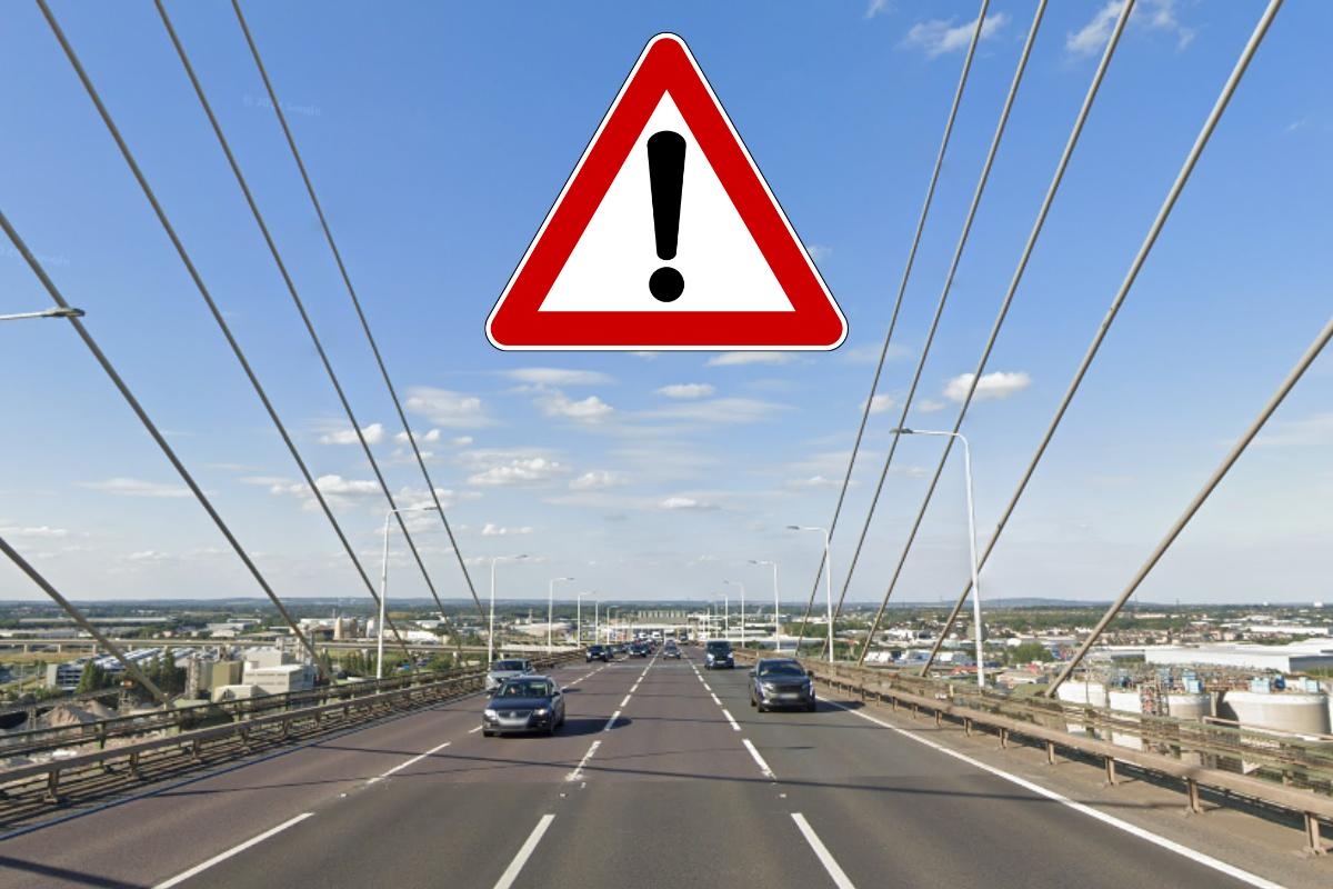 Long delays following crash on M25 near Queen Elizabeth II bridge