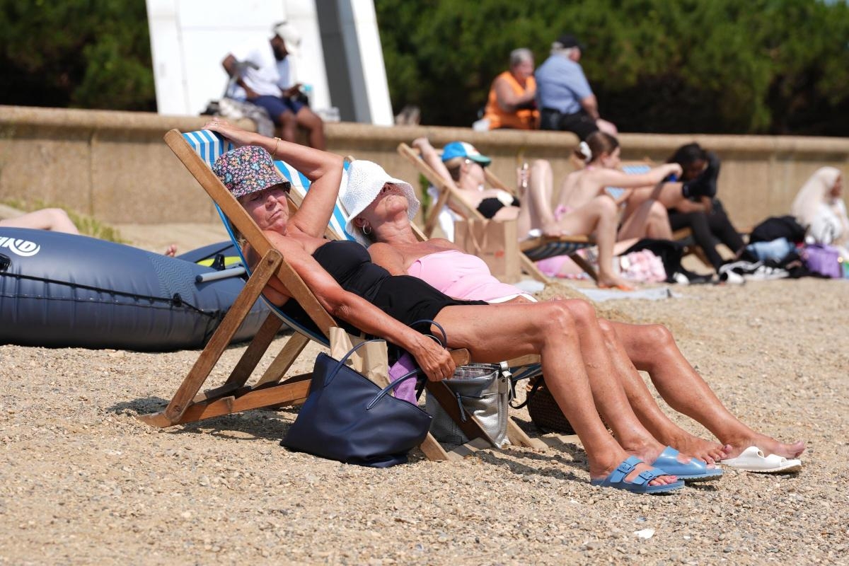 Hour-by-hour forecast as mini-heatwave sizzles across south Essex