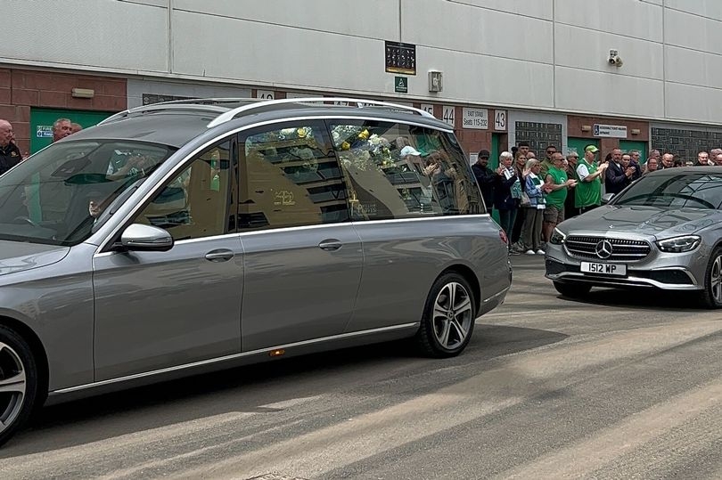 Huge Edinburgh crowds gather as Sir Tom Farmer's hearse passes Easter Road