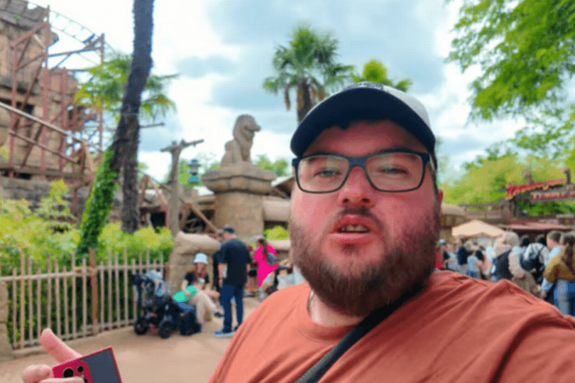 Edinburgh man forks out for €180 Disneyland Paris premier access and has one complaint