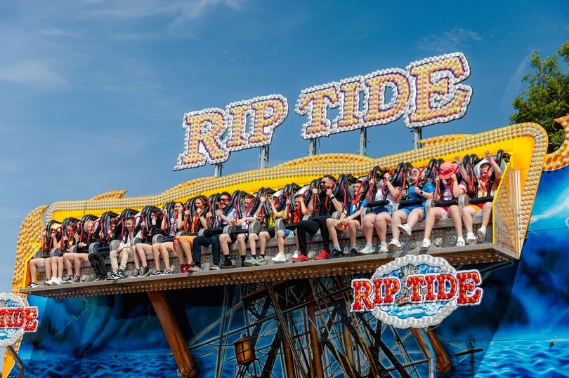 Free Pair of Wristbands to M&D's Scotland's Theme Park