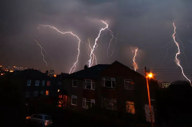 Edinburgh braced for thunderstorms as Met Office issues warning amid heatwave
