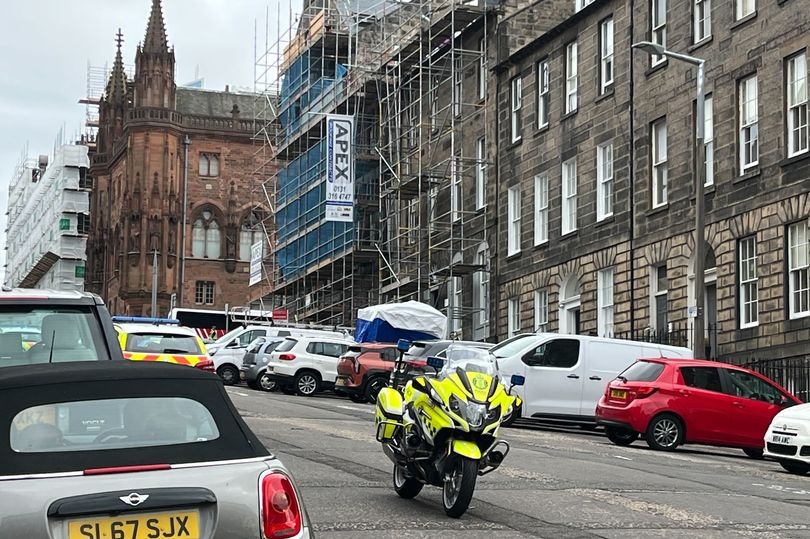 Dublin Street Edinburgh: Road closed off as 'man falls from scaffolding'