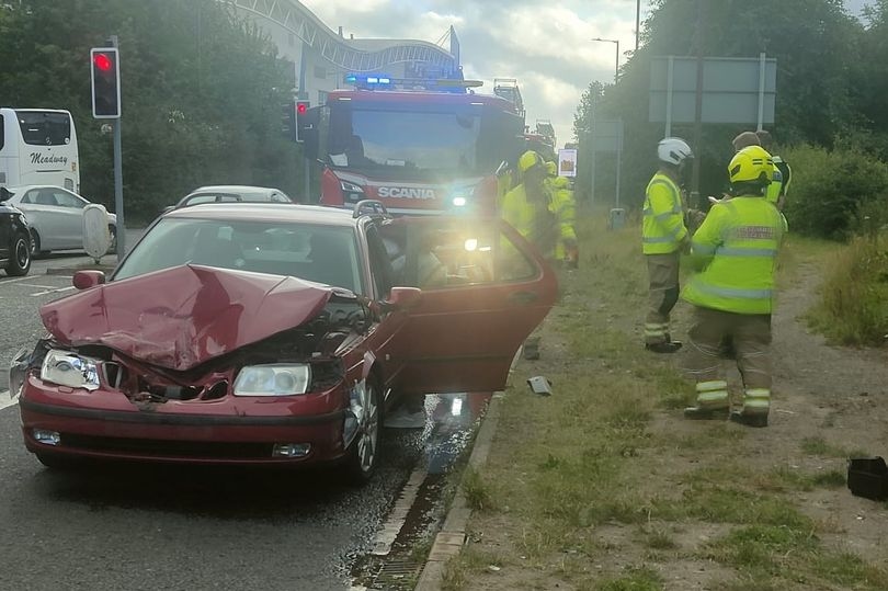 Edinburgh police investigating as car involved in crash on busy road 'drives off'