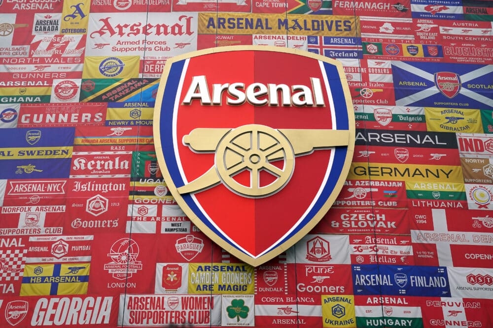 Arsenal hesitate while rivals secure top targets ahead of deadline