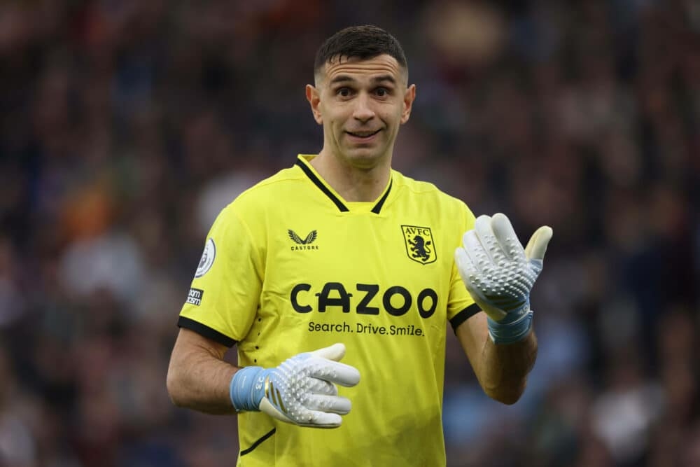 Report: Aston Villa rocked by transfer interest from Man Utd and Barcelona