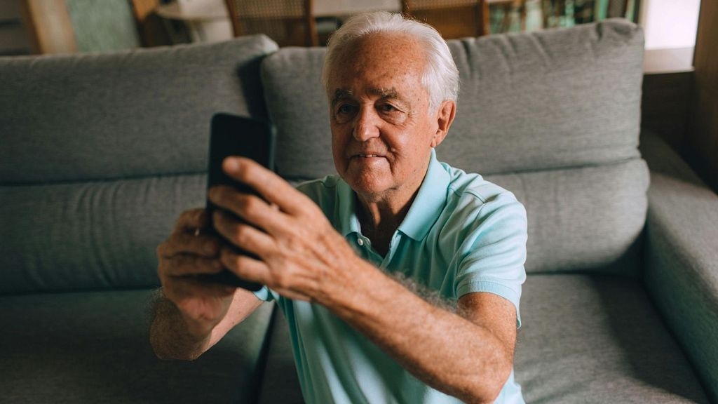 Scientists develop AI tool to predict biological age and cancer survival using just a selfie
