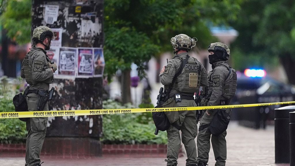 6 injured in Colorado attack after man sets people on fire while shouting 'Free Palestine,' FBI says
