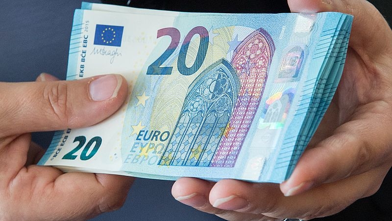 Which nations have the highest and lowest minimum wages across Europe?