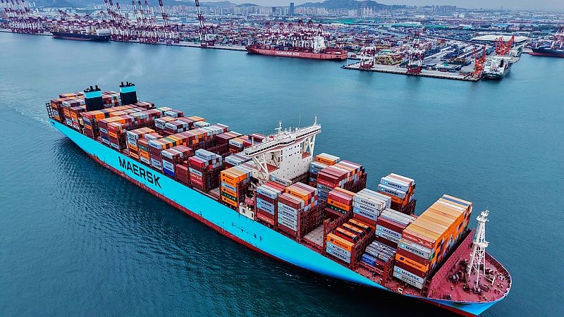 China's exports to the US sink but beat forecasts as tariffs bite