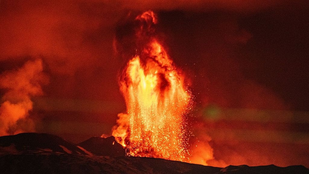 Hikers ignored warnings before Mount Etna's latest eruption, Sicilian officials say