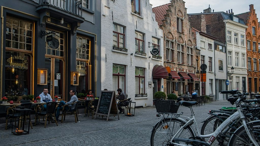 ‘Leave them where they belong': Bruges implores tourists to stop stealing cobblestones