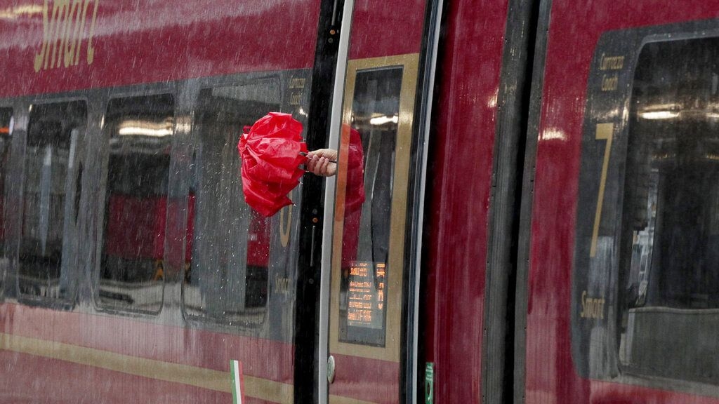 Rome–Naples railway line gets earthquake early warning system that stops trains automatically