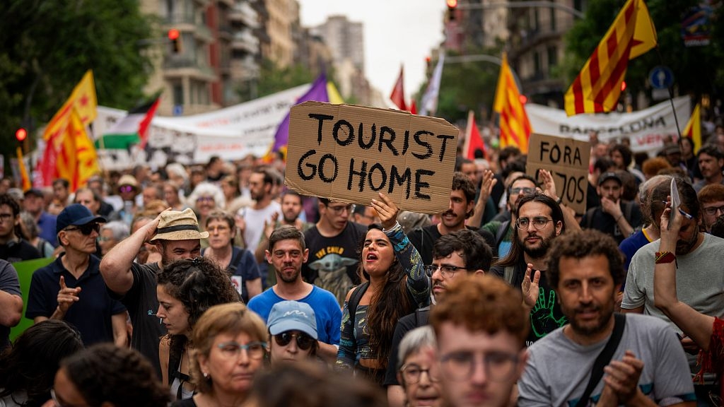 Spain orders removal of more than 65,000 Airbnb tourist rentals it says violate regulations