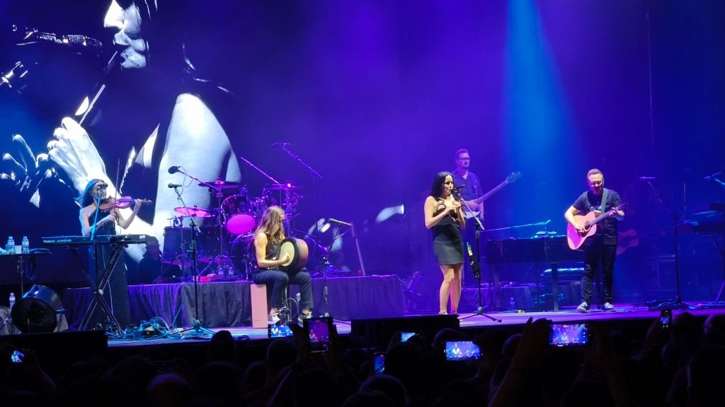 The Corrs conquer Madrid with their mix of pop rock and Celtic notes
