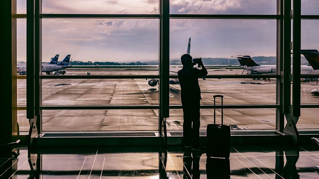 EU to ban airlines from charging extra for hand luggage: What does this mean for passengers?