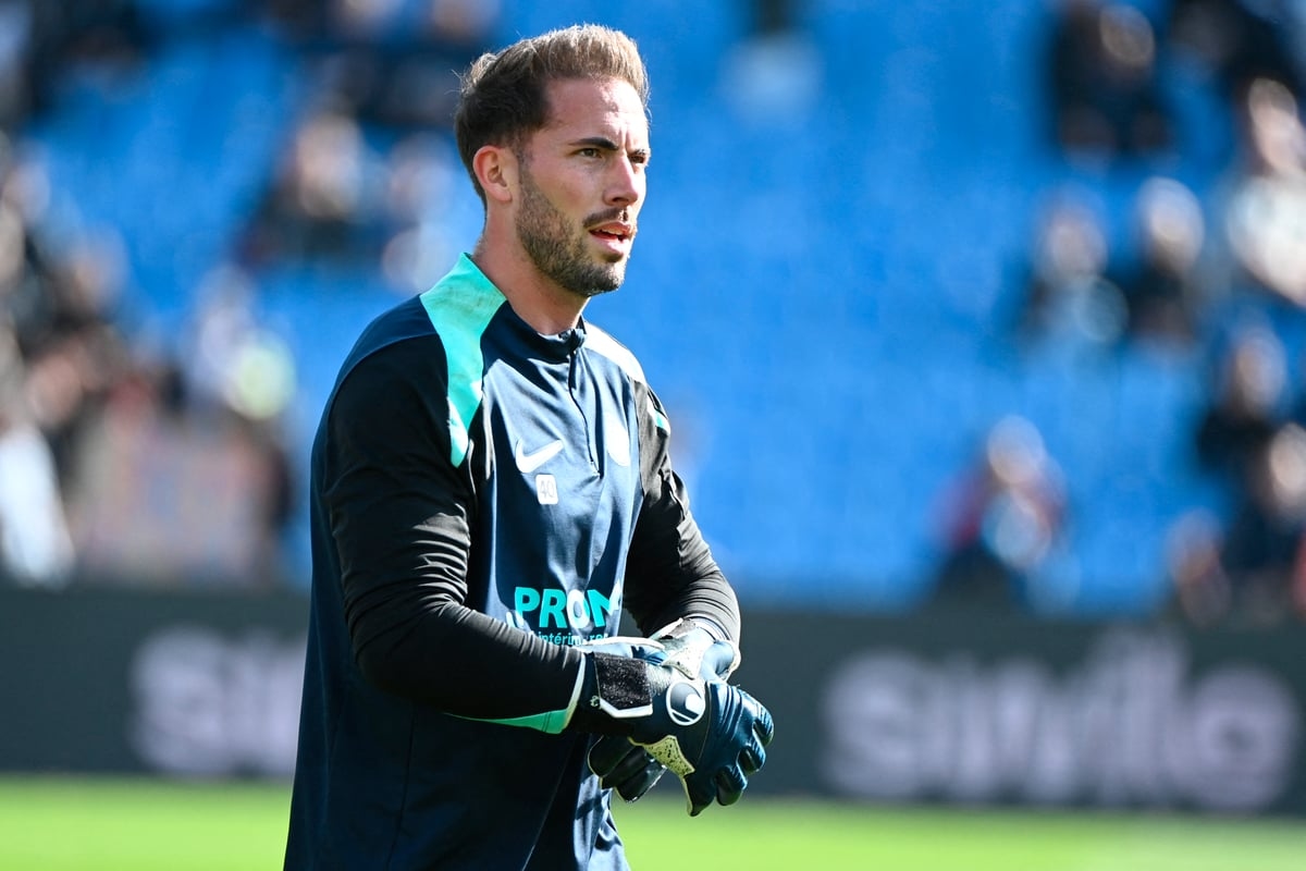 Fulham to make Benjamin Lecomte first signing of summer as Steven Benda set for Millwall move