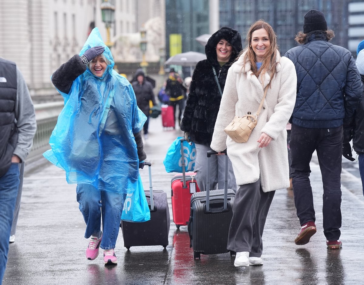 Storm Herminia LIVE: Flooding and travel disruption threat as Met Office weather warnings come into effect